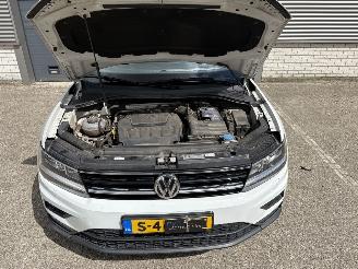 Volkswagen Tiguan 2.0 TSI 4X4 AUTOMAAT / NAVI / CRUISE / CAMERA picture 19