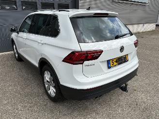 Volkswagen Tiguan 2.0 TSI 4X4 AUTOMAAT / NAVI / CRUISE / CAMERA picture 22