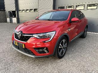 Unfallwagen Renault Arkana 1.3 TCe AUTOMAAT / NAVI / CRUISE / PDC 2021/8