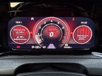 Volkswagen Golf GTI 2.0 TSI picture 17