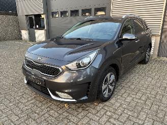 uszkodzony samochody osobowe Kia Niro 1.6 GDI HYBRID / NAVI / CRUISE / CAMERA / LEER 2018/1