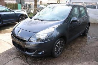Vrakbiler auto Renault Scenic Scenic III (JZ), MPV, 2009 / 2016 1.4 16V TCe 130 2010/1
