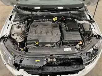 Skoda Octavia Combi 1.6 TDI Autom. Navi Clima picture 17