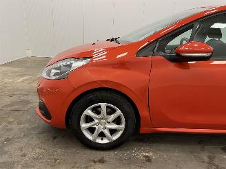 Peugeot 208 1.2 PureTech 5-drs Airco picture 20