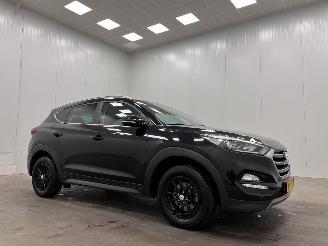 Vaurioauto  passenger cars Hyundai Tucson 1.6 GDi Comfort Navi Clima 2016/8