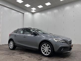 damaged passenger cars Volvo V-40 Cross Country 2.0 D2 Autom. Navi Clima 2017/3