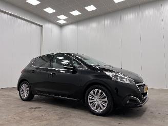 Schadeauto Peugeot 208 1.2 PureTech Allure 5-drs Navi Clima 2019/8