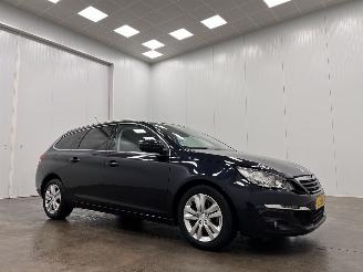 Damaged car Peugeot 308 1.6 BlueHDI Executive Panoramadak Navi Clima 2015/12