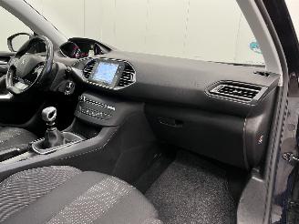 Peugeot 308 1.6 BlueHDI Executive Panoramadak Navi Clima picture 13