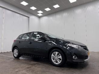 Vaurioauto  passenger cars Toyota Auris 1.8 Hybrid Aspiration Clima 2013/4