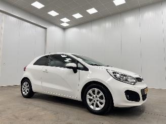 uszkodzony samochody osobowe Kia Rio 1.2 CVVT Plus Pack Navi Airco 2013/9