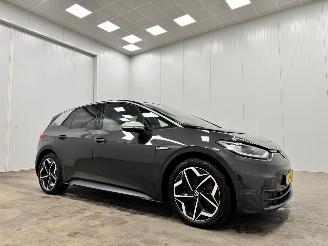 Vaurioauto  passenger cars Volkswagen ID.3 First Plus 58 kWh 2020/12