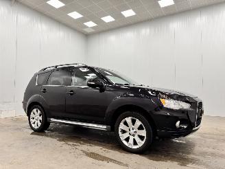 damaged passenger cars Mitsubishi Outlander 2.0 Edition One Navi  Clima 2012/6