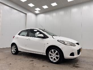 Vaurioauto  passenger cars Mazda 2 1.3 S-VT Airco 2009/4