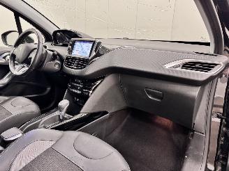 Peugeot 2008 1.2 PureTech Allure Panoramadak Navi Clima picture 12
