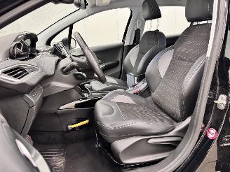 Peugeot 2008 1.2 PureTech Allure Panoramadak Navi Clima picture 8