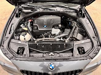 BMW 5-serie 520i Autom.Luxury Navi Clima picture 16