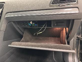 Volkswagen Golf 2.0 TDI R-Line 5-drs Clima picture 20