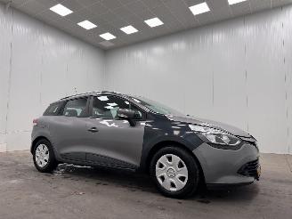 Vaurioauto  passenger cars Renault Clio Estate 1.5 dCi ECO Airco 2015/6