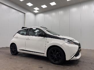 skadebil auto Toyota Aygo 1.0 VVT-i x-wave Cabrio 5-drs Airco 2016/8