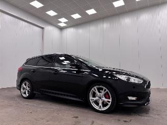 krockskadad bil auto Ford Focus Wagon 1.5 Titanium Edition Navi Clima 2015/1