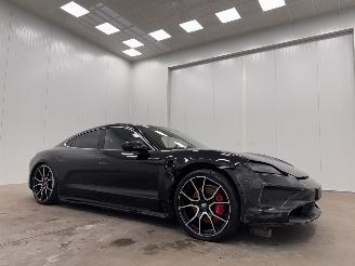 Vaurioauto  passenger cars Porsche Taycan 4S Panoramadak Facelift 2024/8