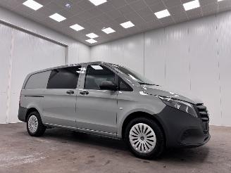 krockskadad bil bedrijf Mercedes Vito 114 CDI Autom. Lang DC Airco 2025/3