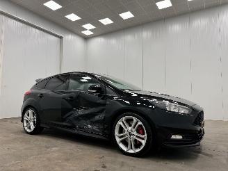 Coche accidentado Ford Focus 2.0 ST 5-drs Navi Clima 2017/6