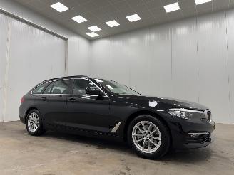 Vaurioauto  passenger cars BMW 5-serie Touring 520i Exe Autom. Navi Clima 2020/6