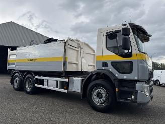 Vaurioauto  trucks Volvo FE Autom. 6x2 HIAB Kraan Kipper 3-Zijdig 2018/10