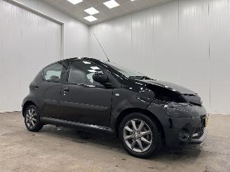Damaged car Toyota Aygo 1.0 VVT-i Aspiration 5-drs Airco 2013/6