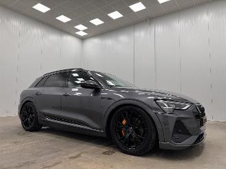 skadebil auto Audi E-tron 55 Quattro S-Line 95 kWh Panoramadak Navi Clima 2022/8