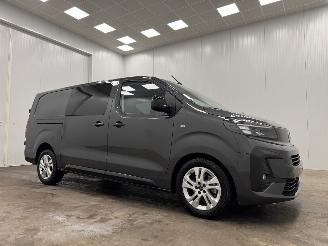 krockskadad bil bedrijf Opel Vivaro 2.0 CDTI Autom. DC L3 Navi Airco 2025/11