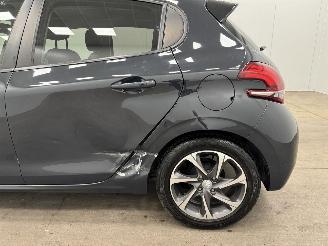 Peugeot 208 1.2 PureTech Signature 5-drs Navi Airco picture 16