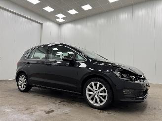 Damaged car Volkswagen Golf Sportsvan 1.4 TSI DSG Navi Clima 2015/10