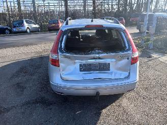 uszkodzony samochody osobowe Hyundai I-30 i30 Crosswagon (WWH) Combi 1.6 CVVT 16V (G4FC-G) [93kW] 2009/2