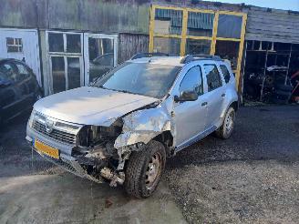 Auto incidentate Dacia Duster Duster (HS) SUV 1.6 16V (K4M-690(K4M-F6)) [77kW] 2011/7