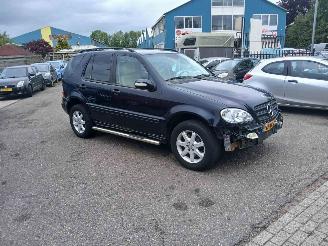 uszkodzony samochody osobowe Mercedes ML ML I (163) SUV 320 3.2 V6 18V (M112.942) [160kW] 2001/11