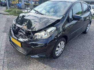 Toyota Yaris Yaris III (P13) Hatchback 1.33 16V Dual VVT-I (1NRFE) [73kW picture 6