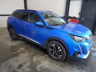Vrakbiler auto Peugeot 2008 1.2 THP 2021/1