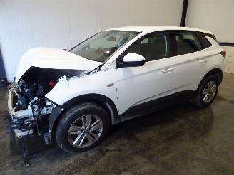 Vrakbiler auto Opel Grandland 1.2 TURBO 2018/10