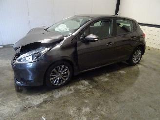 Uttjänta bilar auto Peugeot 208 1.2 VTI 2018/9