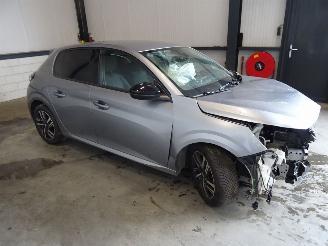 Démontage voiture Peugeot 208 1.2 THP 2023/11