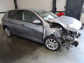 Vrakbiler auto Peugeot 308 1.2 THP 2018/4