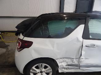 Citroën DS3 1.2 VTI CABRIO picture 5