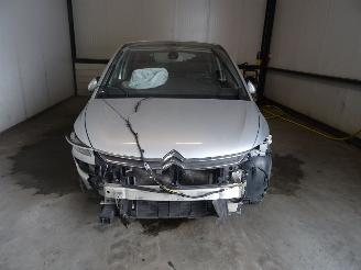 Citroën C4-picasso 1.6 VTI picture 4