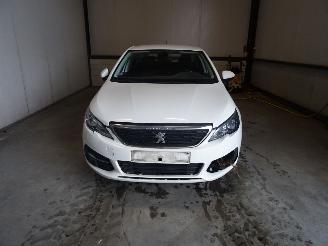 Peugeot 308 1.2 THP picture 4
