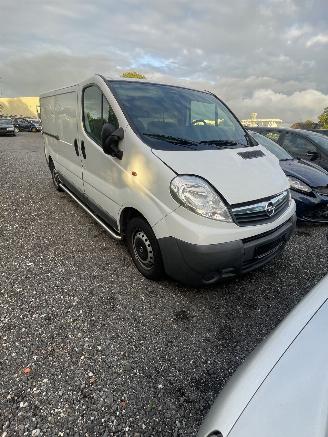 Opel Vivaro 2.0CDTI picture 2