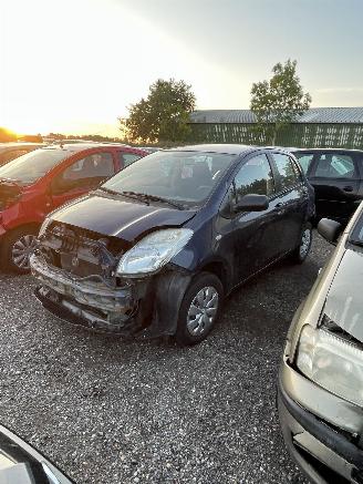 Uttjänta bilar auto Toyota Yaris 1.0 vvti 2010/1