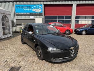 begagnad bil bedrijf Alfa Romeo 147 147 (937), Hatchback, 2000 / 2010 1.9 JTDM 2005/8